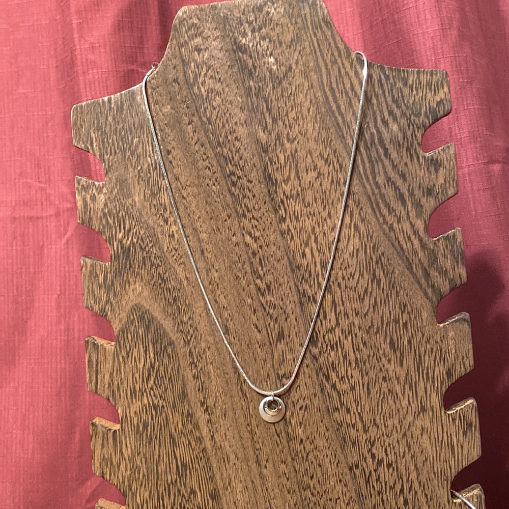 Simple Lia Sophia silver color necklace small circle pendant